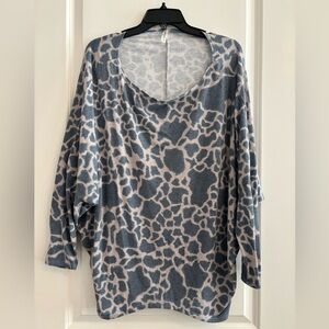Emerald 2X Blue Leopard Print Oversized Top Cozy Lightweight Plus Size
